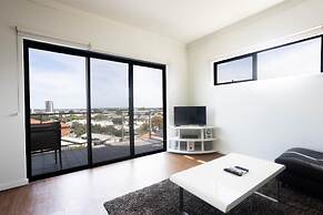 Lovely 2BR Apartment in West Perth With Parking!