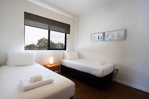 Lovely 2BR Apartment in West Perth With Parking!