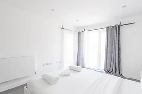 Vibrant 1BD Flat w/ Private Balcony, Camberwell!