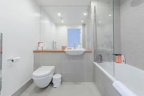 Vibrant 1BD Flat w/ Private Balcony, Camberwell!