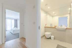 Vibrant 1BD Flat w/ Private Balcony, Camberwell!