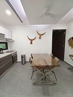Hollywood Apartment