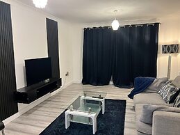 Modern Renovated 2-bedroom House