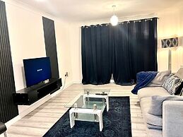 Modern Renovated 2-bedroom House