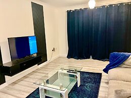 Modern Renovated 2-bedroom House