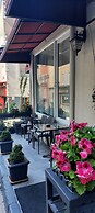 Sanddoor Hotel