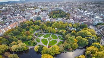 CITY CENTRE 1BR SUITE APT IN DUBLIN-2