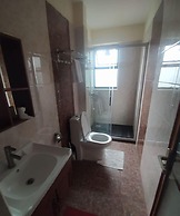 Lux Suites Marcus Garden Apartments