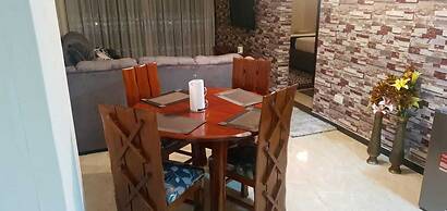 Lux Suites Marcus Garden Apartments