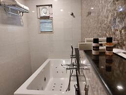 Sambhabana Hotel & Suites