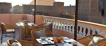 King Badr pyramids inn