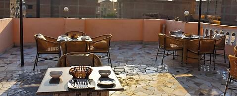 King Badr pyramids inn