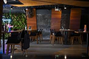 Mad Monkey Phuket