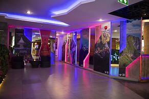 Mad Monkey Phuket