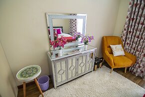 Lux Suites Silver Habor  Apartments