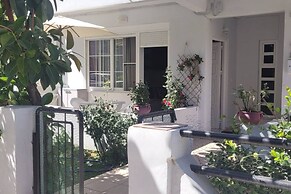 Annas Downtown Apartment