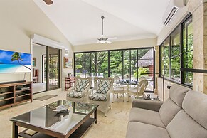4-BR Pool Villa - Garden & Beach Access
