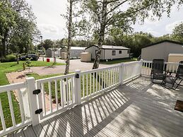 18 Woodlands Retreat