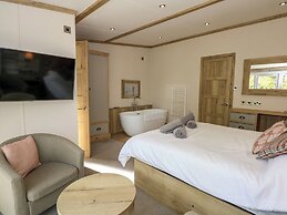 18 Woodlands Retreat