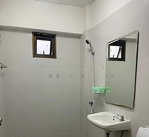 OYO 75577 Palace Hostel