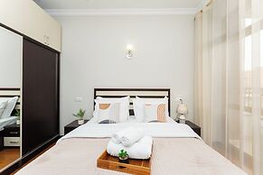 Stay Inn on 33.1 Mashtots Ave.
