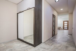 Stay Inn on 33.1 Mashtots Ave.