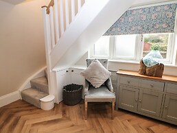 Netherdale House