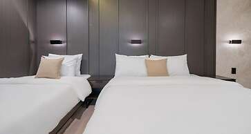 Two H Hotel