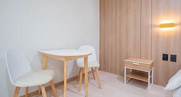 Two H Hotel