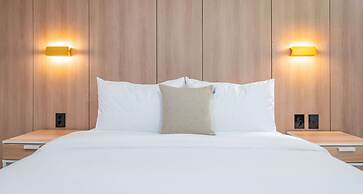 Two H Hotel