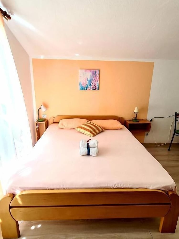 Olive Garden Apartments Petrovic