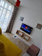 Lux Suites Racecourse Studio Apartments