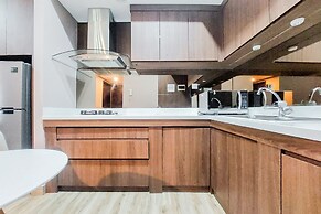 Homey And Modern 2Br At Casa De Parco Apartment