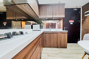 Homey And Modern 2Br At Casa De Parco Apartment
