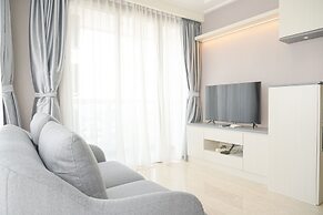 Modern Look And Comfy 2Br Menteng Park Apartment