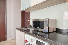 Modern Look And Comfy 2Br Menteng Park Apartment