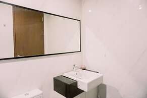 Spacious And Warm 2Br At Ciputra World 2 Apartment