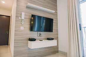 Spacious And Warm 2Br At Ciputra World 2 Apartment