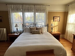 Stirling House Bed & Breakfast