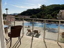 Sunset Poolside Retreat BlueH