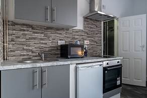 Immaculate 1-bed Studio1 in Coventry