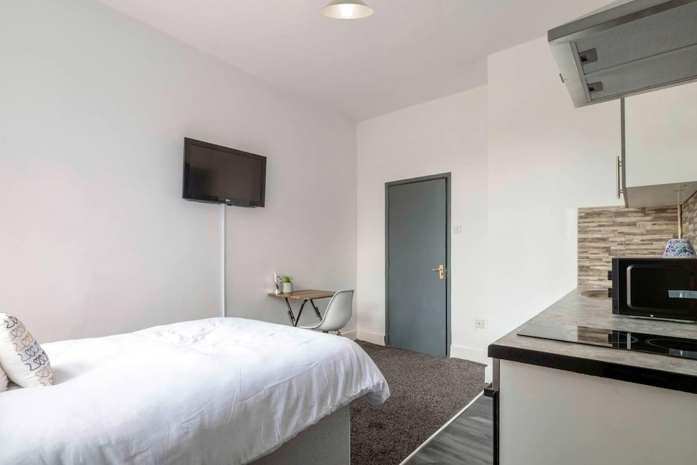 Self Contained 1-bed Studio5 in Coventry