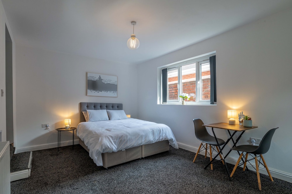 Inviting 1-bed Studio6 in Coventry