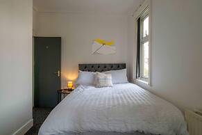 Fully Serviced 1-bed Studio8 in Coventry