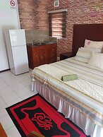 Comrades Oasis Guest House