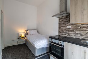 Charming 1-bed Studio13 in Coventry