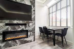 House With Modern Interior, Conveniently Located