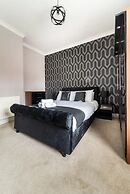 House With Modern Interior, Conveniently Located