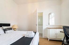House With Modern Interior, Conveniently Located