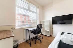 House With Modern Interior, Conveniently Located